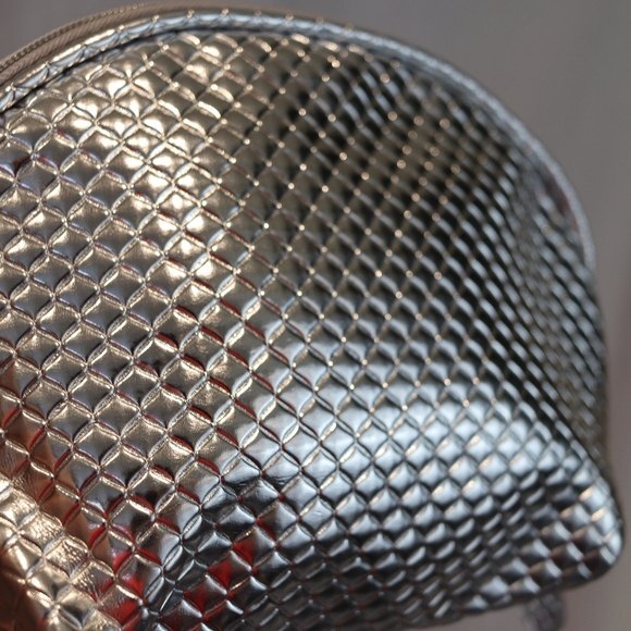 Nordstrom Silver Metallic Makeup Cosmetic Bag Compact Travel Organizer Chic Case - Picture 8 of 8